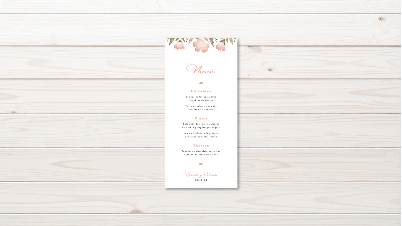 Minuta invitación Coral Imagen de la minuta de la invitación Coral que contiene ilustraciones en tonos coral y verde. El fondo es de madera en color tostado.